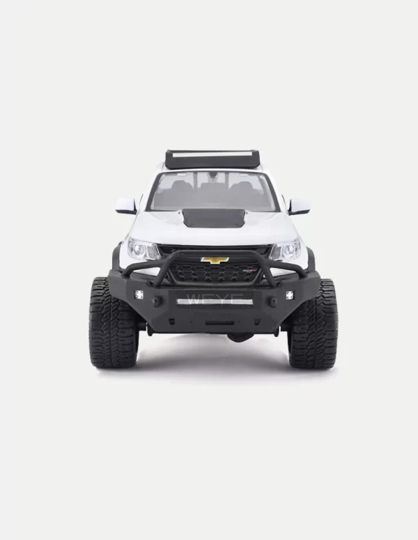Maisto 2017 Chevrolet Colorado ZR2 Pickup Truck “Falken Tires Livery” 1:27 Scale Diecast Model Car, White & Silver