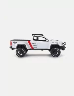 Maisto 2017 Chevrolet Colorado ZR2 Pickup Truck “Falken Tires Livery” 1:27 Scale Diecast Model Car, White & Silver