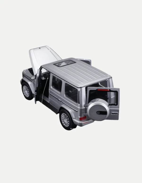 Maisto 1:25 2019 Mercedes-Benz G-Class (Silver, Red, or Black)