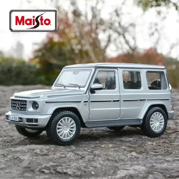 Maisto 1:25 2019 Mercedes-Benz G-Class (Silver, Red, or Black)