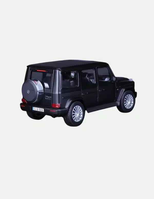 Maisto 1:25 2019 Mercedes-Benz G-Class (Silver, Red, or Black)