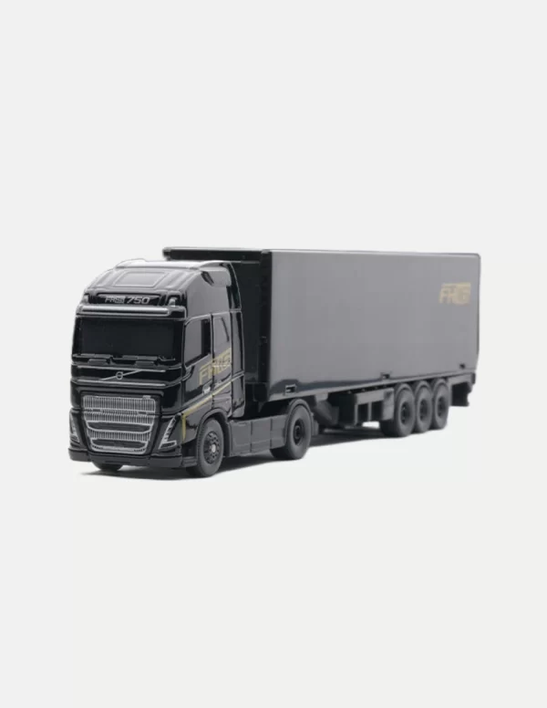 Maisto 1:87 Volvo FH16 Globetrotter 750 XXL Diecast Truck Model – Black with Detachable Trailer