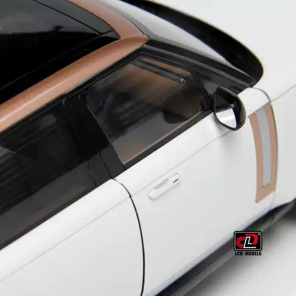 LCD Models 1:18 Land Rover Range Rover SV Serenity 2022 Diecast (White with Gold Accent)