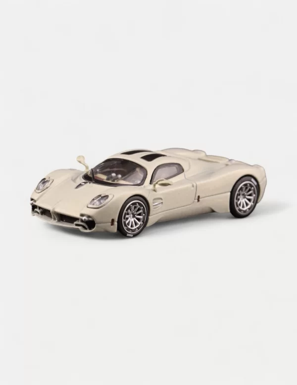 BBR Models 1:64 Pagani Utopia - Grigio Rinascimento White