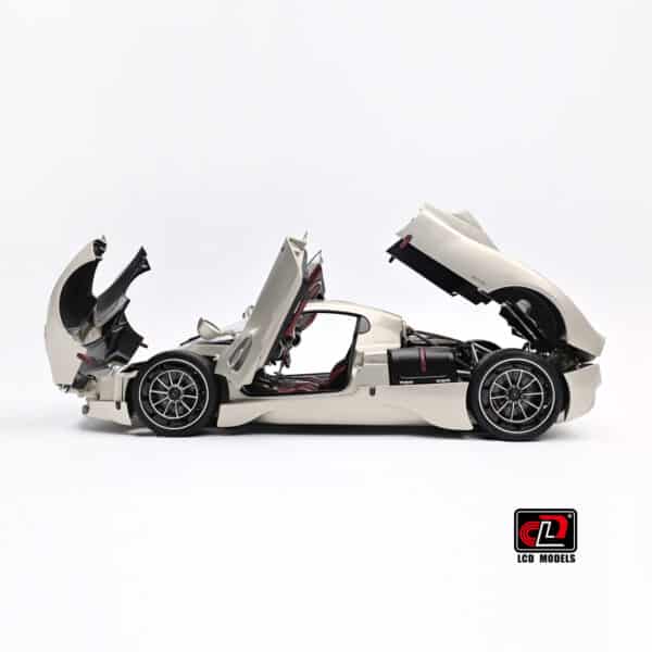 [PRE-ORDER] LCD Models 1:18 Pagani Utopia - Rinascimento Lucido / Champagne Gold