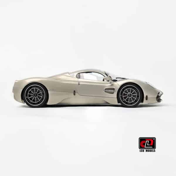 [PRE-ORDER] LCD Models 1:18 Pagani Utopia - Rinascimento Lucido / Champagne Gold