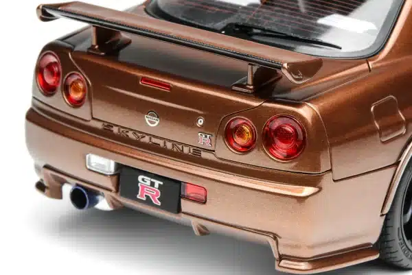 Motorhelix 1:18 Nissan Skyline GT-R (R34) Customized Version - Bronze Metallic (Limited 799pcs)