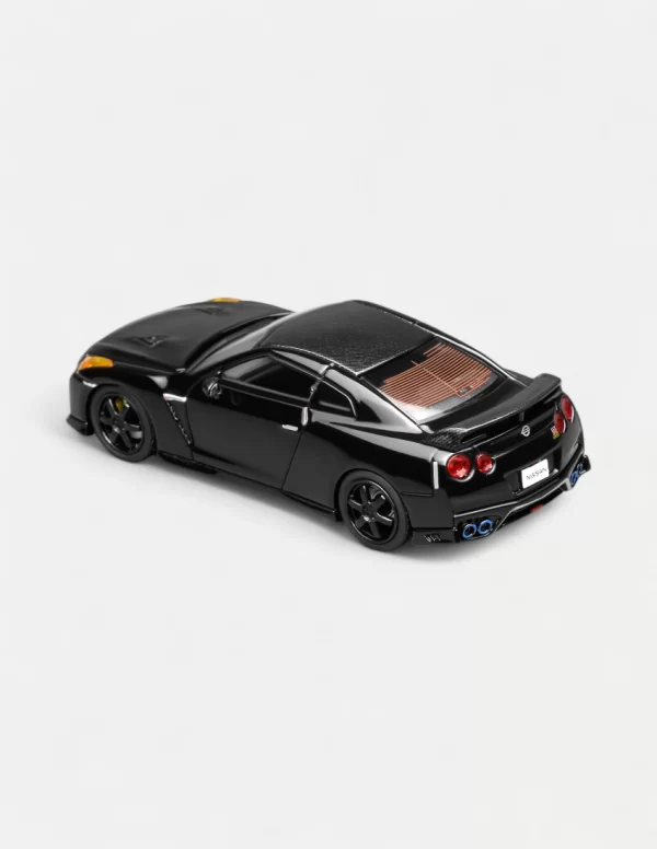 [PRE-ORDER] Motorhelix 1:64 Nissan GT-R (R35) W/ Headlights Customized - Black