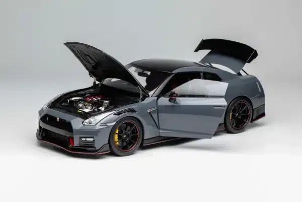[PRE-ORDER] Motorhelix 1:18 Nissan GT-R NISMO (R35) Special Edition 2022 – Stealth Gray