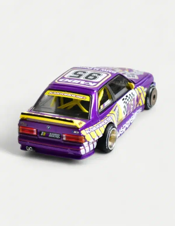 MINI GT x Kaido House 1:64 BMW M3 (E30) Kaido KW V1 - Purple