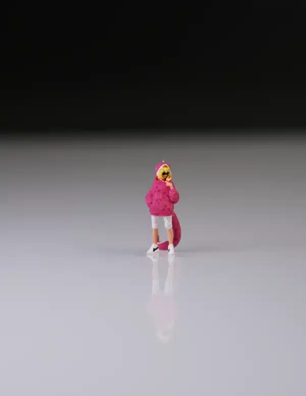 Moreart 1:64 "Roxy" Resin Figure - Diorama Accessory for Mini GT AO Racing Porsche