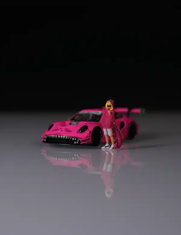 Moreart 1:64 "Roxy" Resin Figure - Diorama Accessory for Mini GT AO Racing Porsche