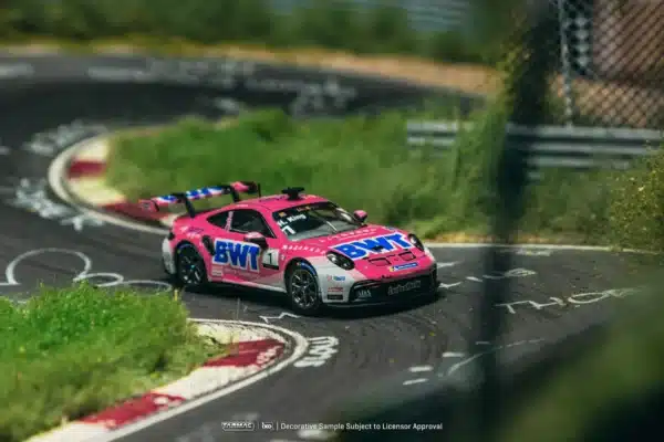 [PRE-ORDER] Tarmac Works 1:64 Porsche 911 GT3 Cup (992) Porsche Mobil 1 Supercup 2024 Harry King – Hobby64