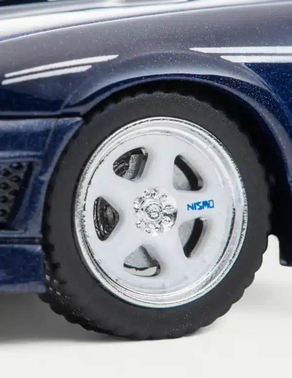 Tomytec Tomica Limited Vintage Neo TLV-N 1:64 Nissan Skyline GT-R (R33) Nismo 400R - Navy Blue