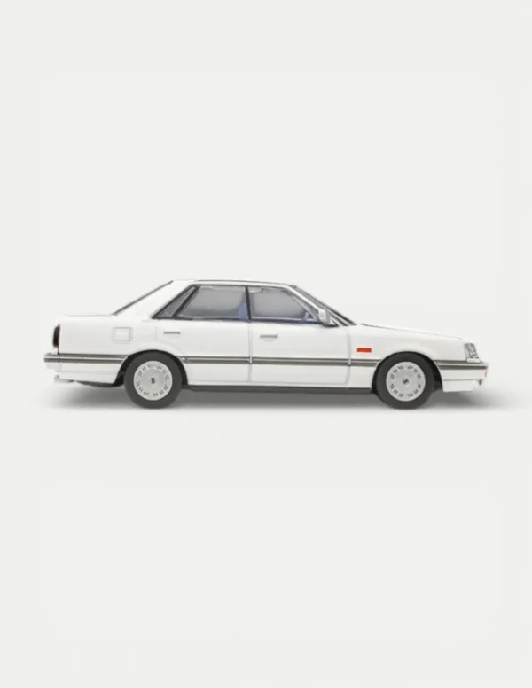 Tomytec TLV-N 1:64 Nissan Skyline 4-door HT 1800 Passage (1985) LV-N351a