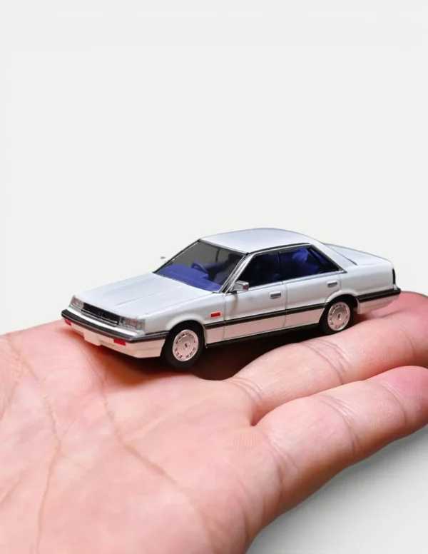 Tomytec TLV-N 1:64 Nissan Skyline 4-door HT 1800 Passage (1985) LV-N351a
