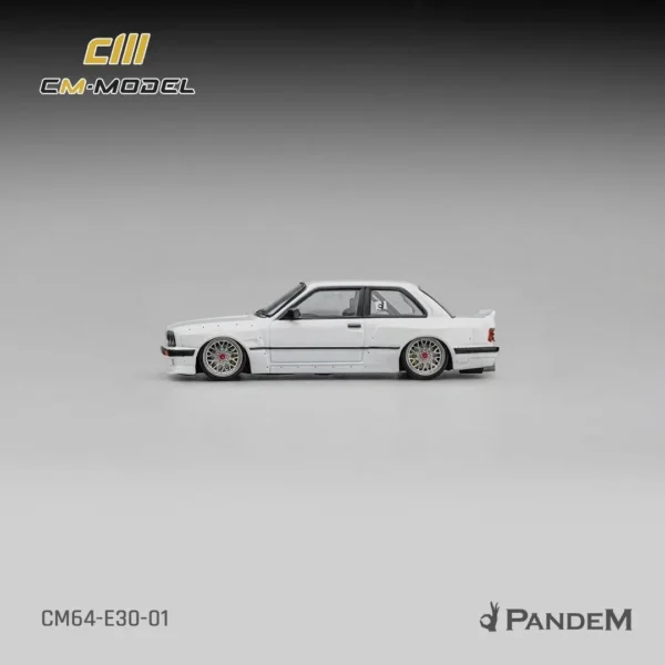 CM Model 1:64 Pandem BMW M3 E30 – Pearl White (CM64-E30-01)