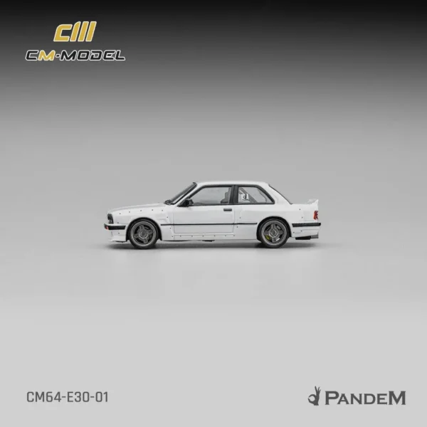 CM Model 1:64 Pandem BMW M3 E30 – Pearl White (CM64-E30-01)