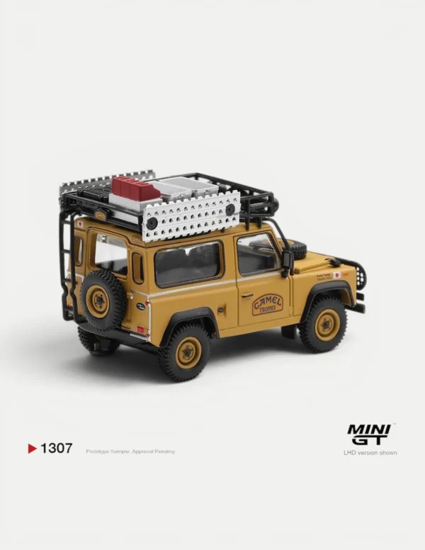 MINI GT #1307 1:64 Land Rover Defender 90 1985 Camel Trophy Borneo Team Japan