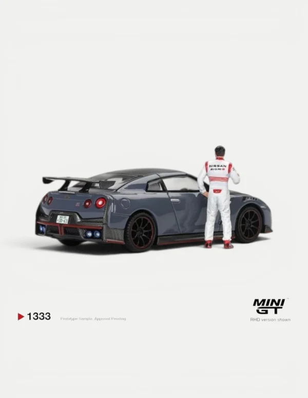 MINI GT #1333 1:64 Nissan GT-R Nismo 2024 Tsukuba Lap Record w/ Matsuda Figure RHD