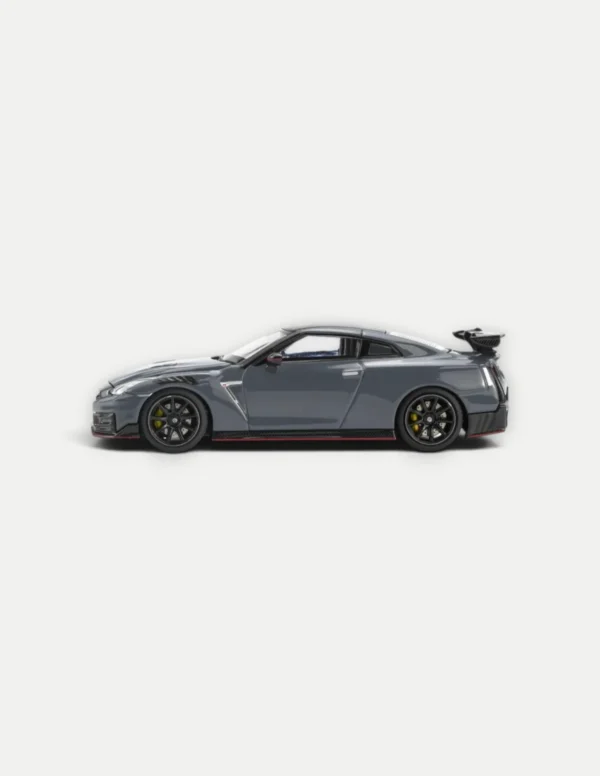 Motorhelix 1:64 Nissan GT-R NISMO (R35) 2024 Stealth Gray - M63552